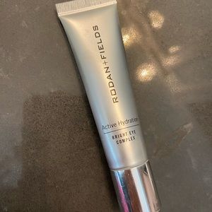 Eye cream brightener